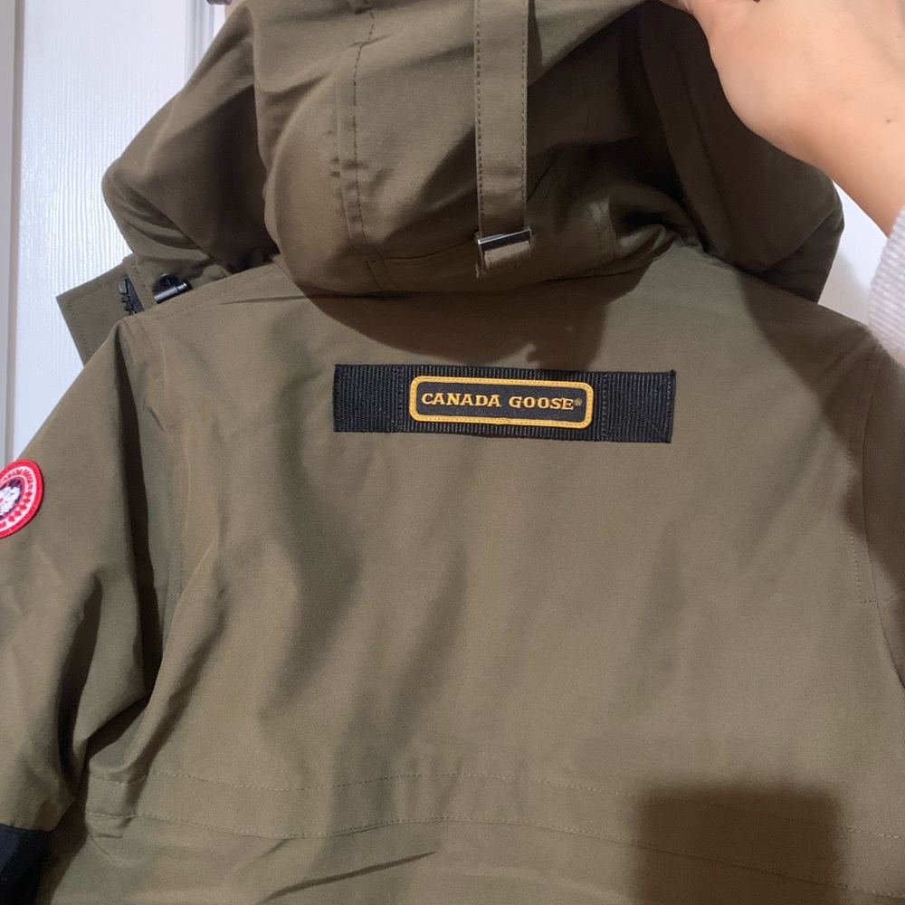 CANADA GOOSE
Canmore Down Parka